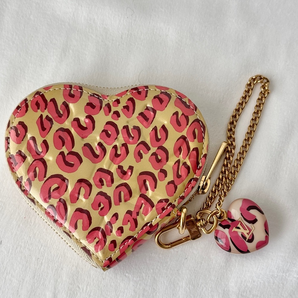 LOUIS VUITTON Vernis Leopard Coeur Heart Coin Purse Limited Edition